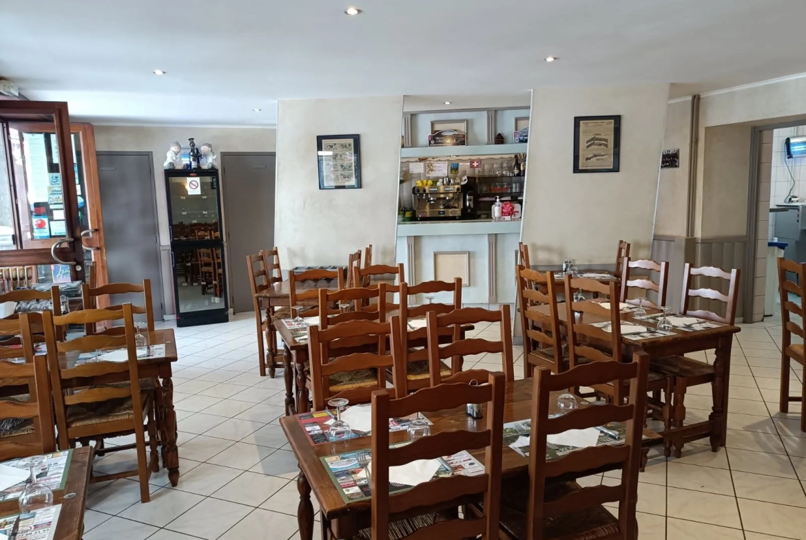 Fonds de commerce bar-restaurant avec logement à Murat, Cantal - Affaire à saisir 