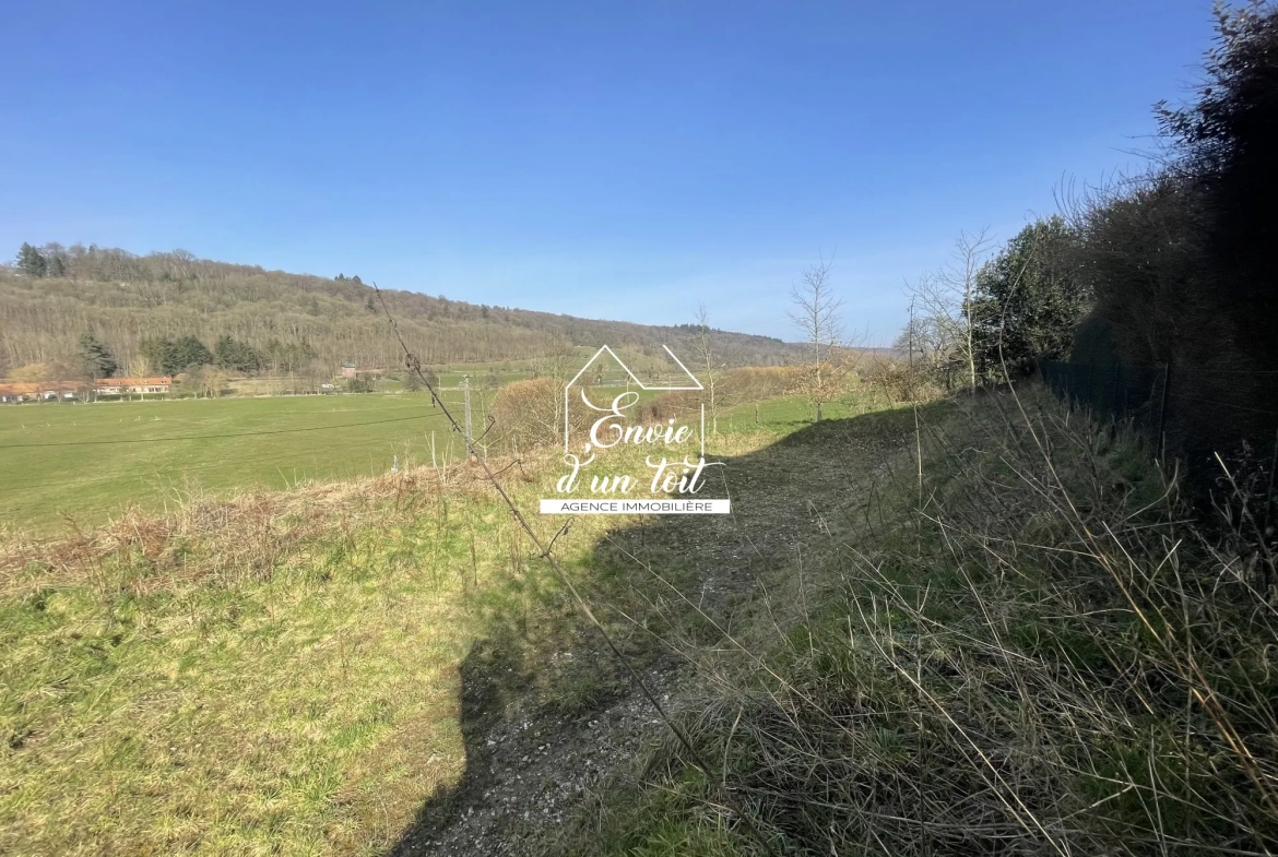 Terrain constructible de 1669 m² avec vue à Montville 