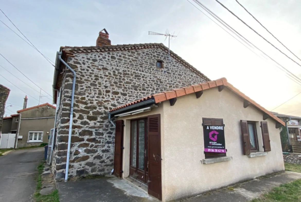 Maison 4 pièces de 75 m² à Saint-Georges-d'Aurac, proche du village 
