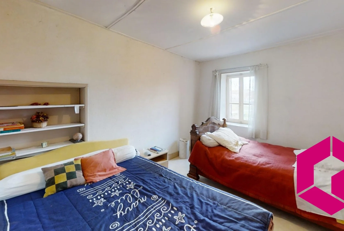 Maison 4 pièces de 75 m² à Saint-Georges-d'Aurac, proche du village 