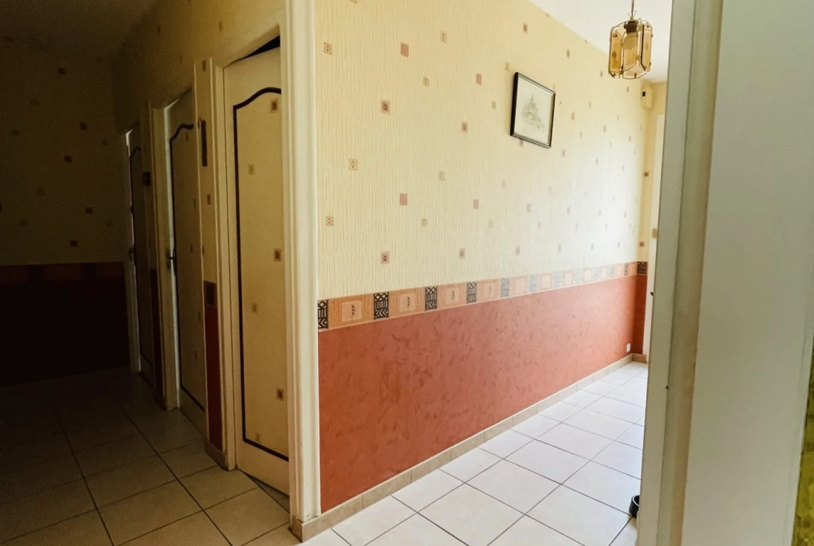 Maison familiale à vendre à Saint-Paterne-Le Chevain – 81,88 m² avec jardin 
