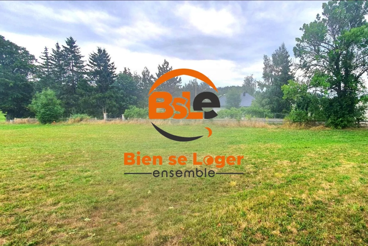 Terrain constructible de 1323 m² à Saint-Chély-d'Apcher, calme et proche de toutes commodités 