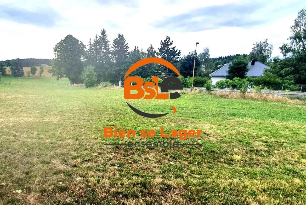 Terrain constructible de 1323 m² à Saint-Chély-d'Apcher, calme et proche de toutes commodités 