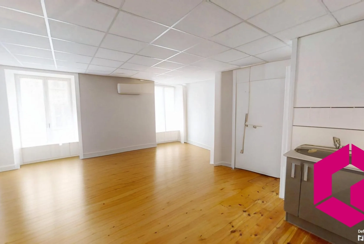 Maison de ville à Brioude avec terrasse et potentiel de studio ou commerce 