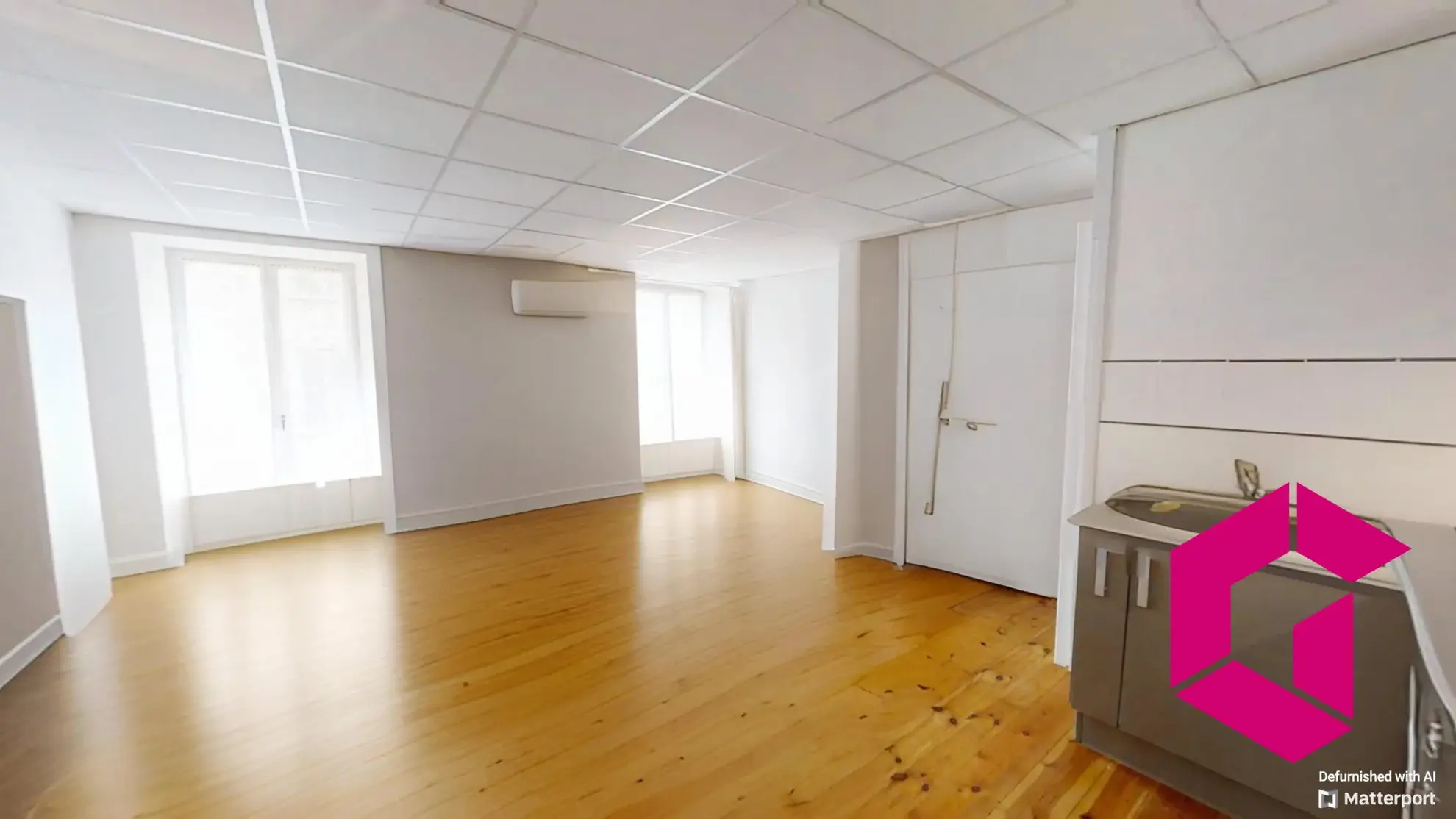 Maison de ville à Brioude avec terrasse et potentiel de studio ou commerce 