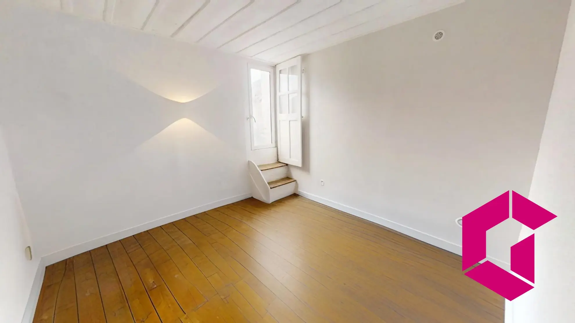 Maison de ville à Brioude avec terrasse et potentiel de studio ou commerce 