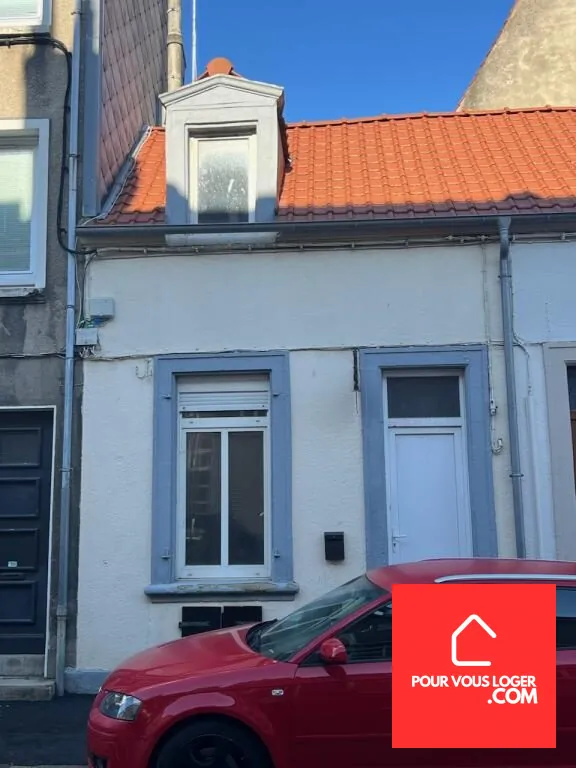 Maison de ville à vendre à Boulogne-sur-Mer – Investissement locatif potentiel 
