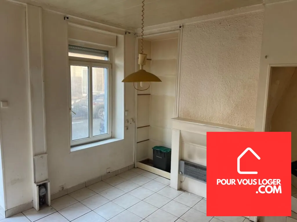 Maison de ville à vendre à Boulogne-sur-Mer – Investissement locatif potentiel 