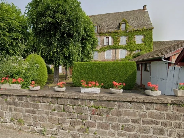 Appartement T1/2 à vendre à Besse-et-Saint-Anastaise avec jardin privé