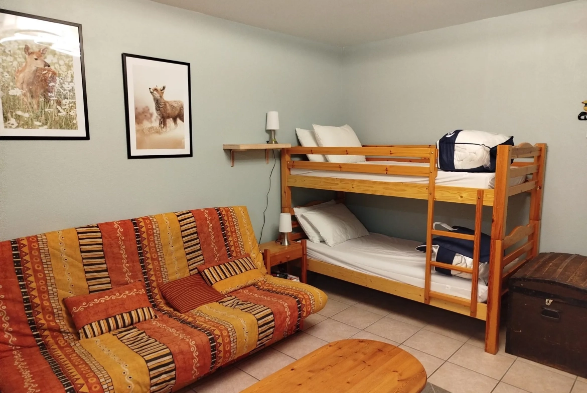 Appartement T1/2 à vendre à Besse-et-Saint-Anastaise avec jardin privé 