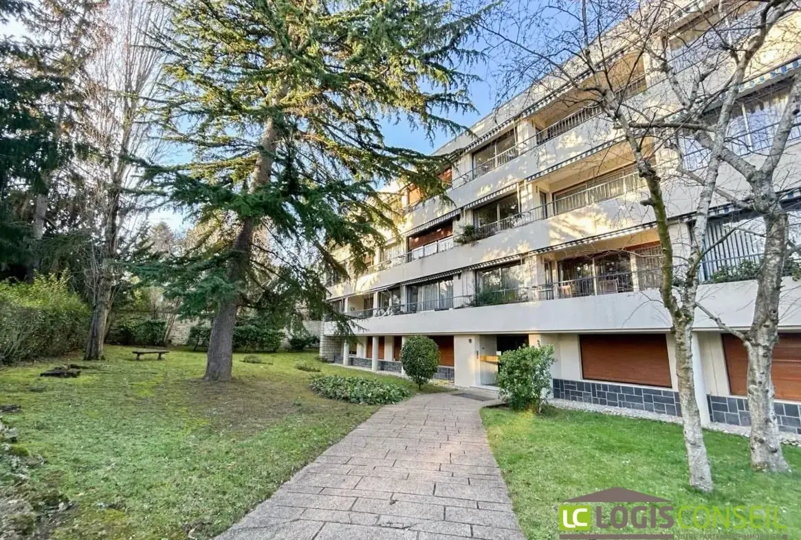 Studio à Bourg-la-Reine de 24,63 m² avec ascenseur, idéal pour investissement ou premier achat 