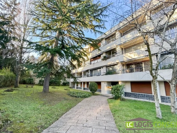 Studio à Bourg-la-Reine de 24,63 m² avec ascenseur, idéal pour investissement ou premier achat