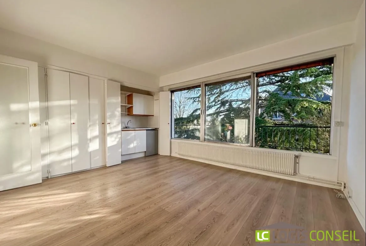 Studio à Bourg-la-Reine de 24,63 m² avec ascenseur, idéal pour investissement ou premier achat 