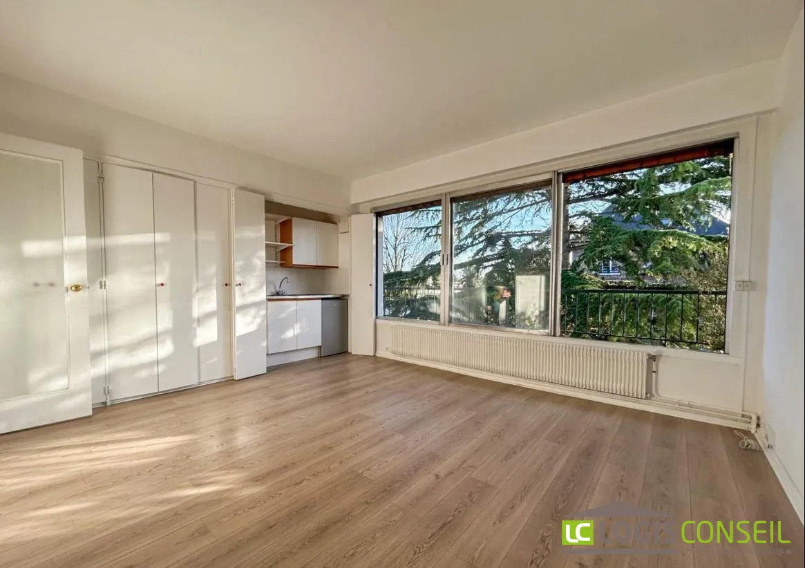 Studio à Bourg-la-Reine de 24,63 m² avec ascenseur, idéal pour investissement ou premier achat 