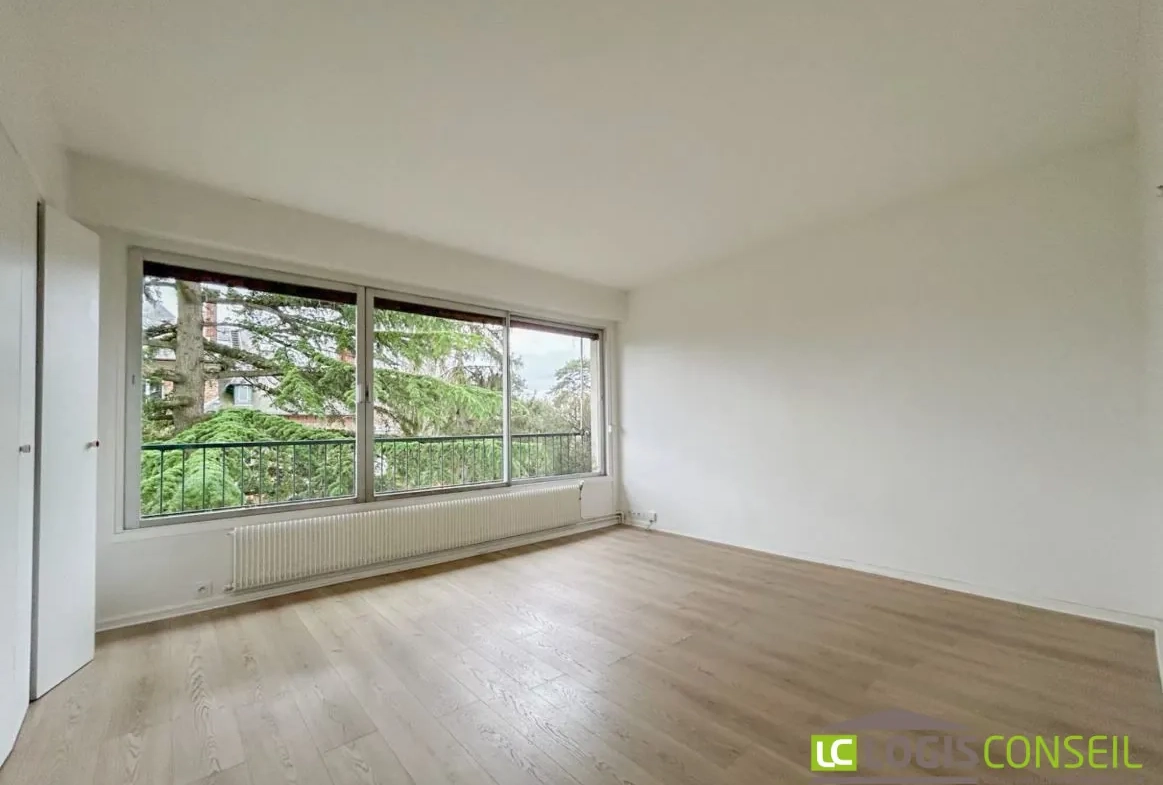 Studio à Bourg-la-Reine de 24,63 m² avec ascenseur, idéal pour investissement ou premier achat 