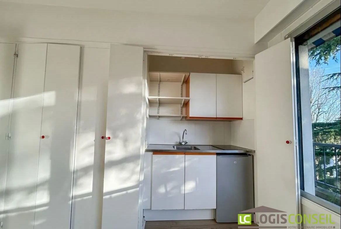 Studio à Bourg-la-Reine de 24,63 m² avec ascenseur, idéal pour investissement ou premier achat 