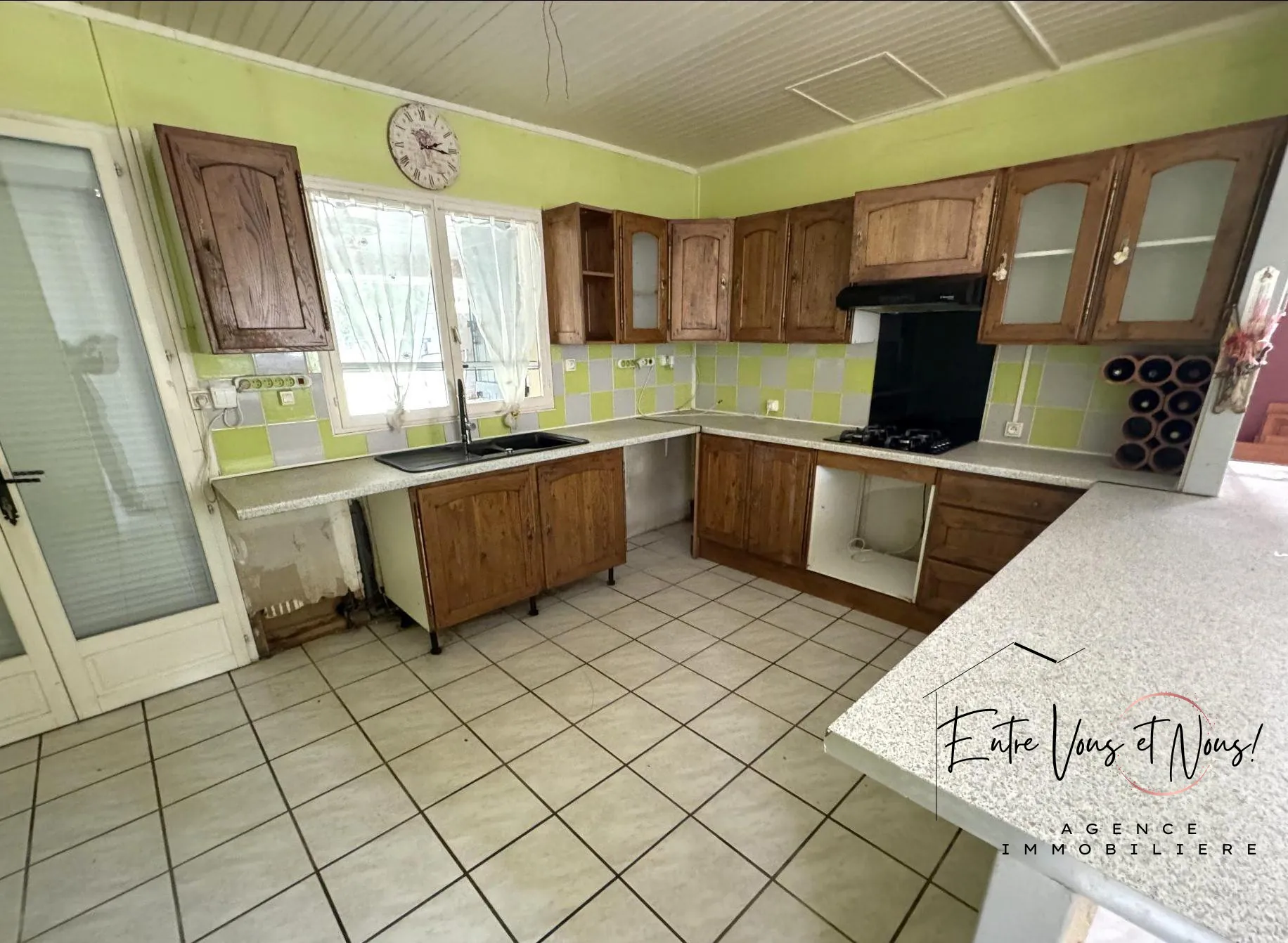 CUISINE M1 Ensemble de deux maisons à Bazas avec terrain de 2594m2 – Idéal famille 