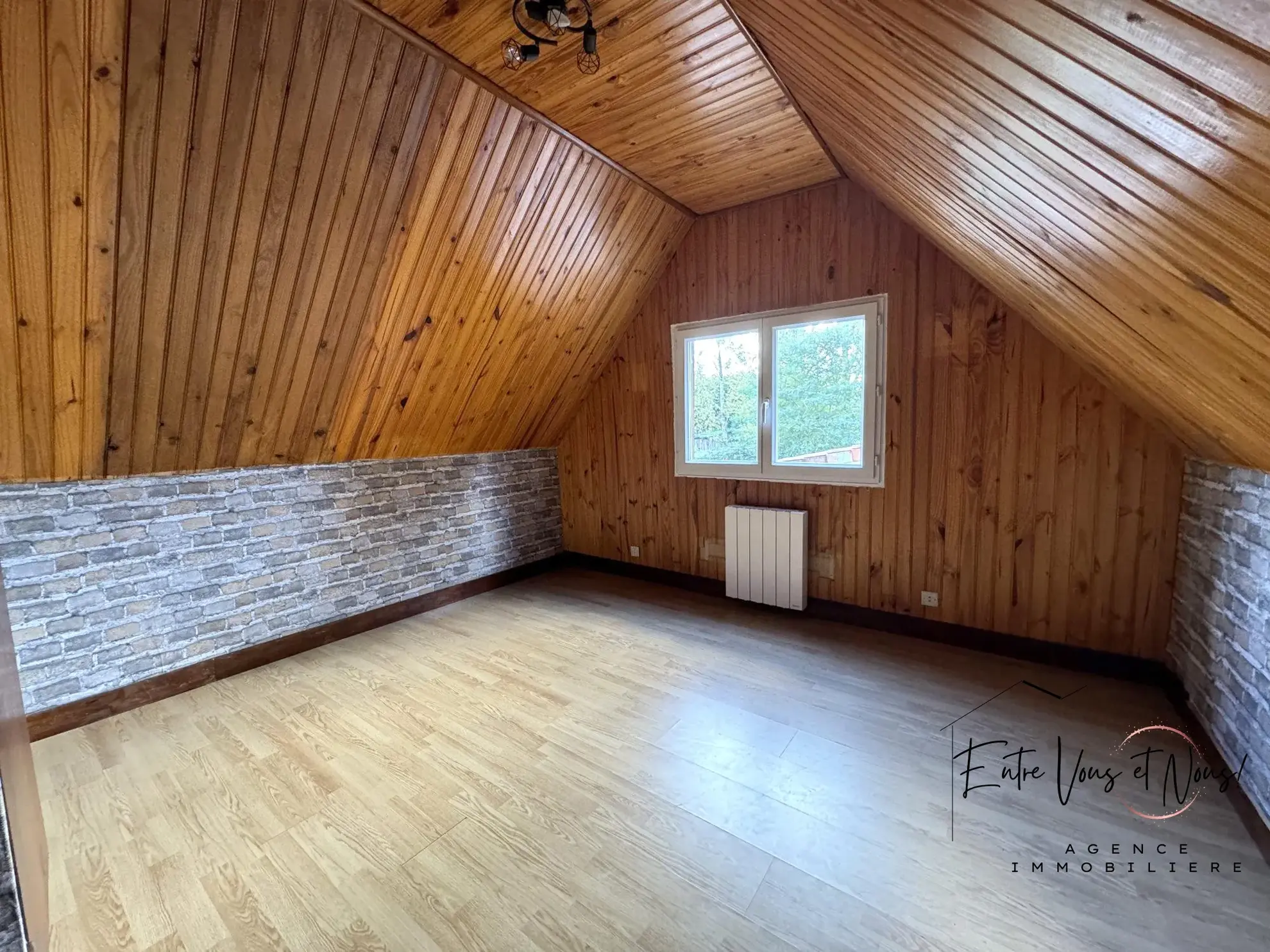 CHAMBRE M2 Ensemble de deux maisons à Bazas avec terrain de 2594m2 – Idéal famille 