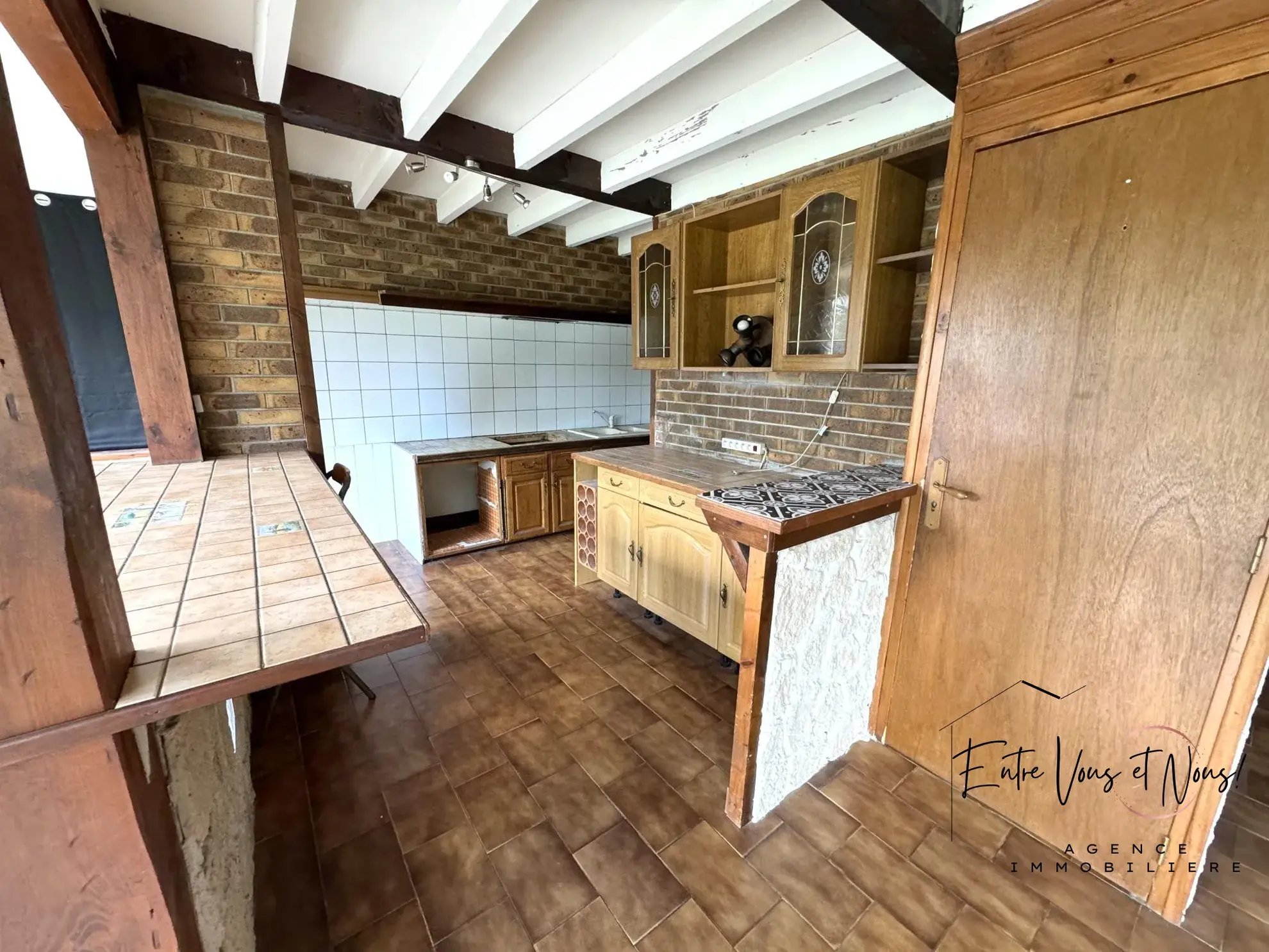 CUISINE M2 Ensemble de deux maisons à Bazas avec terrain de 2594m2 – Idéal famille 