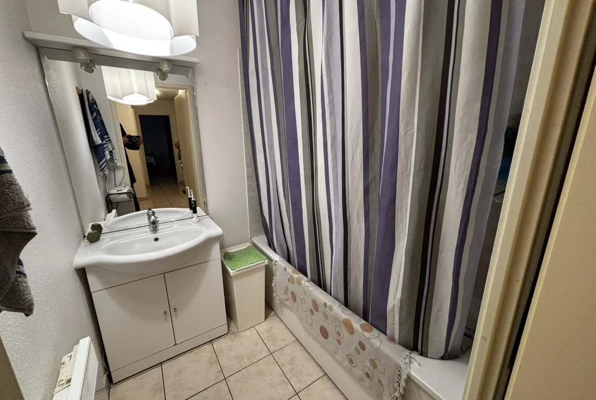 Appartement T3 de 61,65 m² à Saint-Quentin – Investissement locatif avec parking 