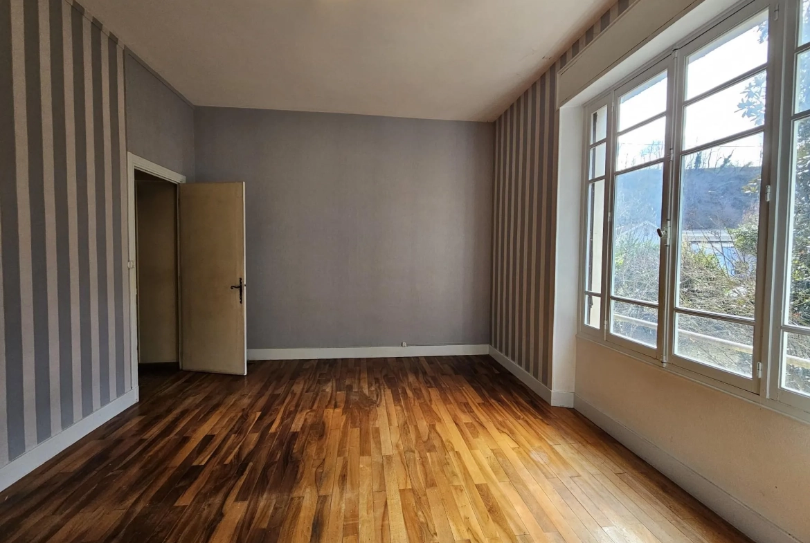 Appartement T5 avec jardin et sous-sol à Voiron 
