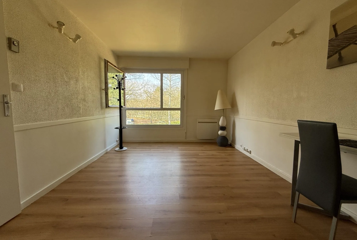 Charmant appartement T2 avec vue sur parc à Lamorlaye – 60260 