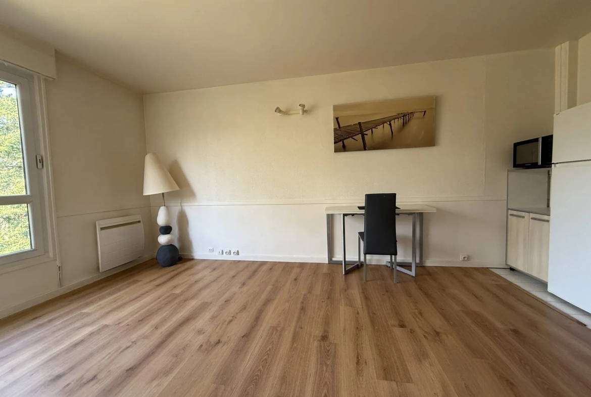 Charmant appartement T2 avec vue sur parc à Lamorlaye – 60260 