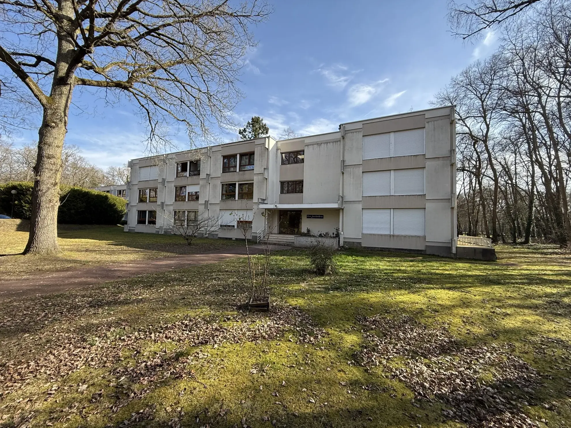 Charmant appartement T2 avec vue sur parc à Lamorlaye – 60260 