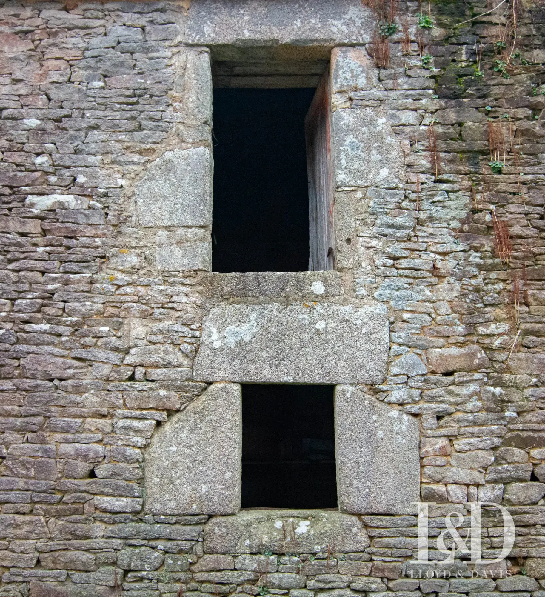 Ancien bâtiment en pierre à réhabiliter à Lanvaudan, Morbihan 