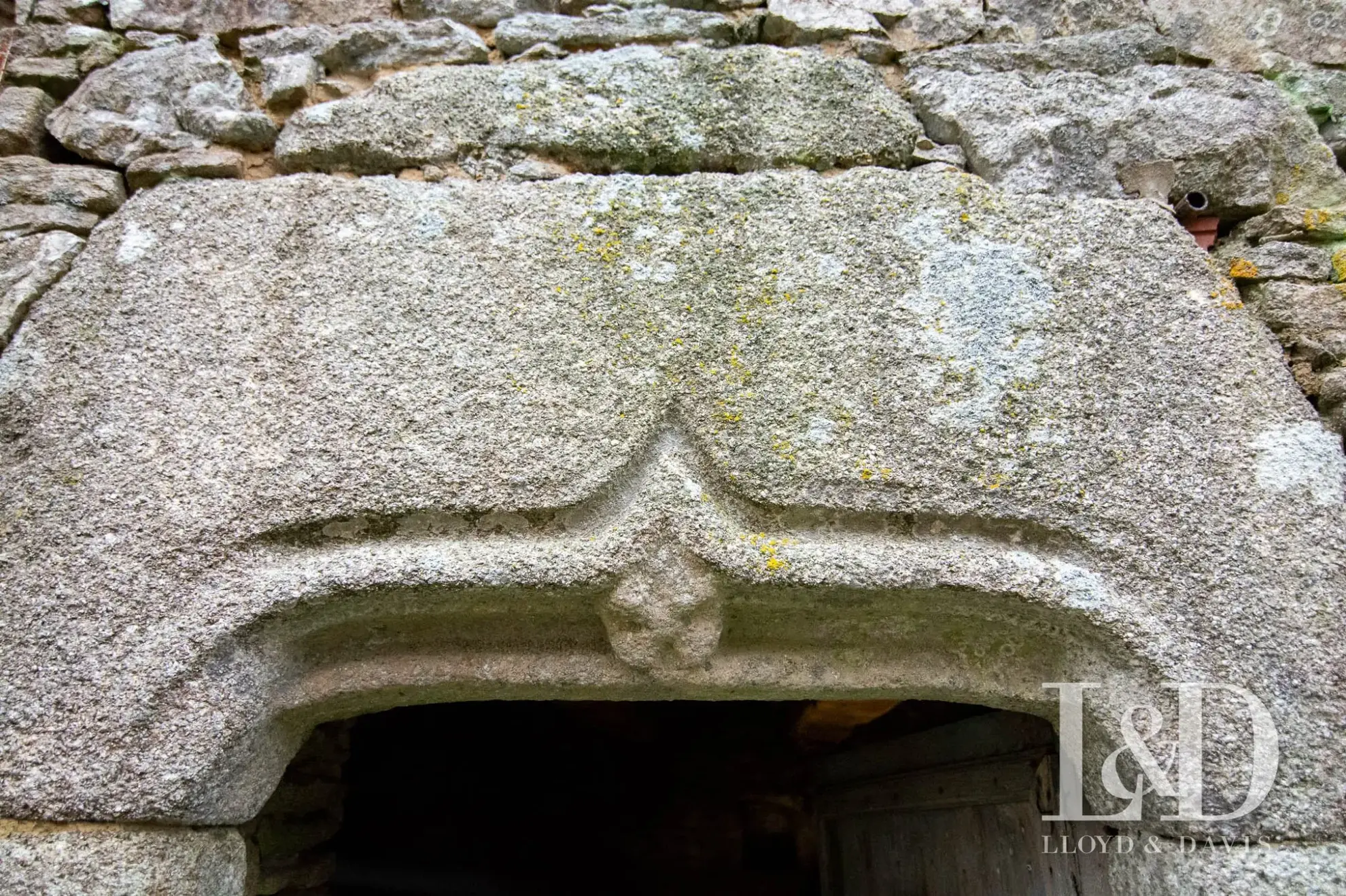 Ancien bâtiment en pierre à réhabiliter à Lanvaudan, Morbihan 