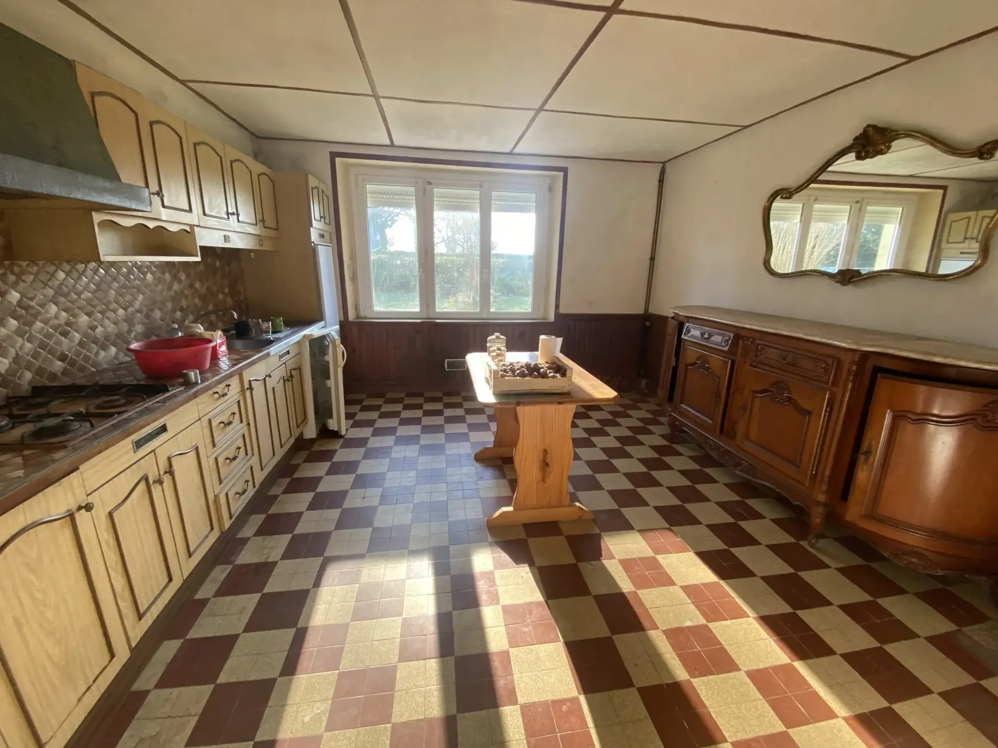Maison à vendre à Languidic avec 5 chambres et garage - Potentiel de rénovation 
