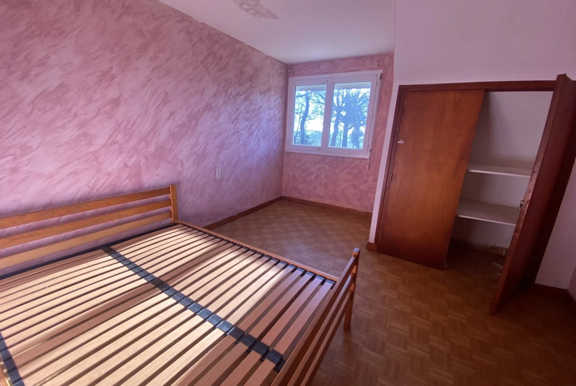 Maison à vendre à Languidic avec 5 chambres et garage - Potentiel de rénovation 