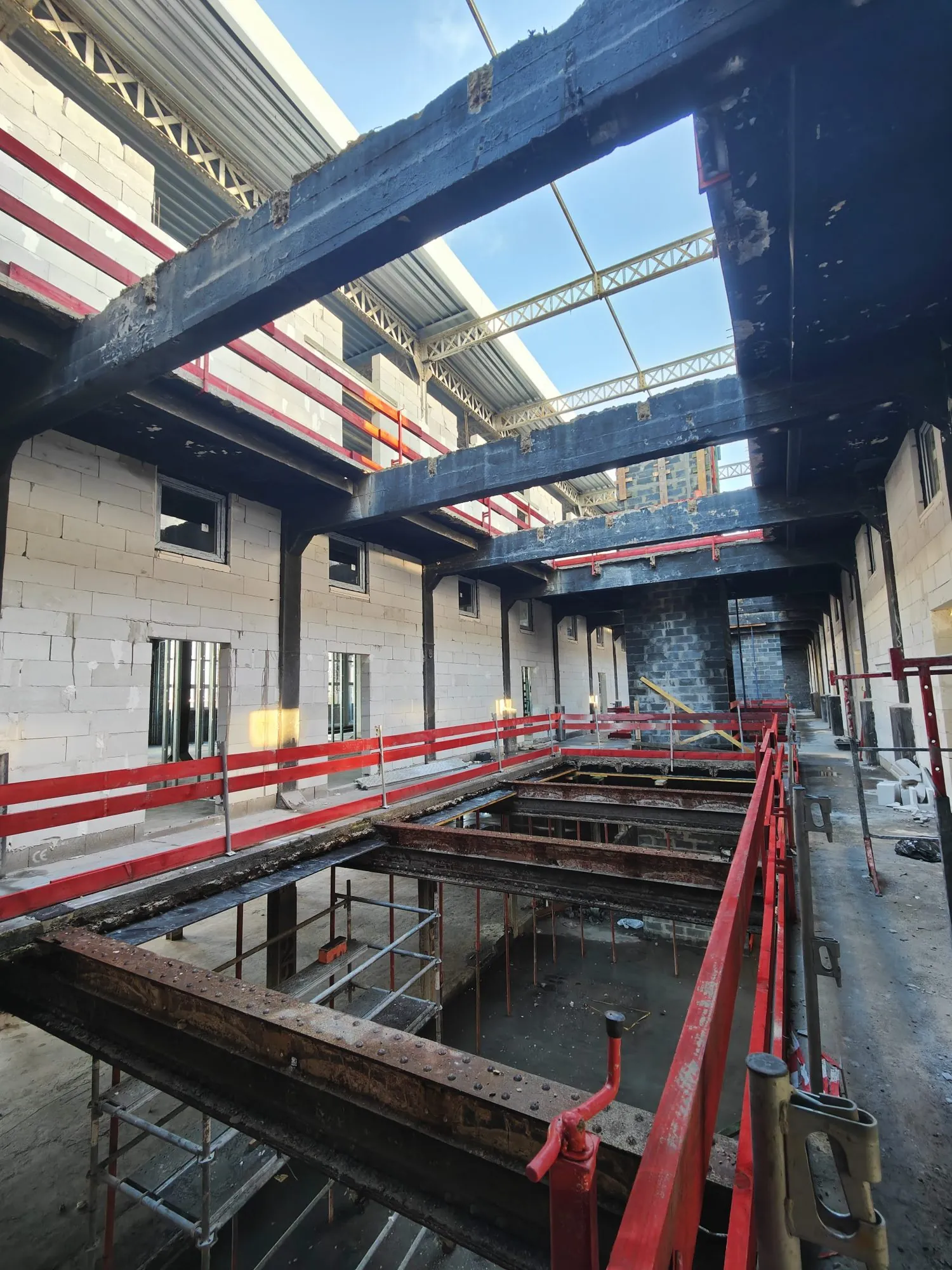 Loft brut à aménager dans la Lainière Résidence à Roubaix 