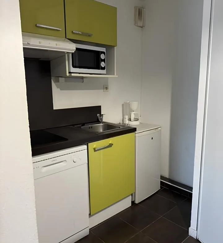 Studio meublé à vendre à Bordeaux Lac, parfait pour investissement locatif de 22 m² 