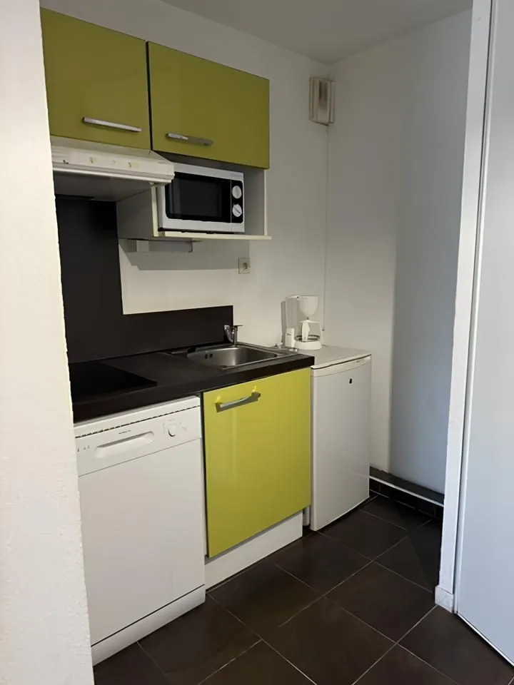 Studio meublé à vendre à Bordeaux Lac, parfait pour investissement locatif de 22 m² 