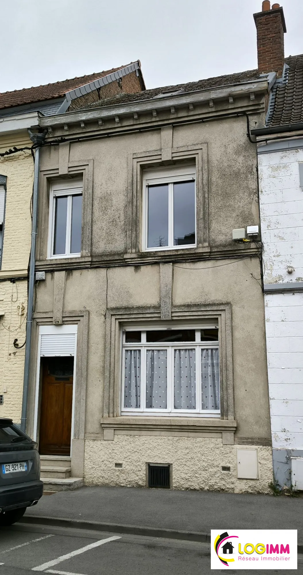 Maison de ville à vendre à Le Quesnoy avec 2 chambres et cour extérieure 