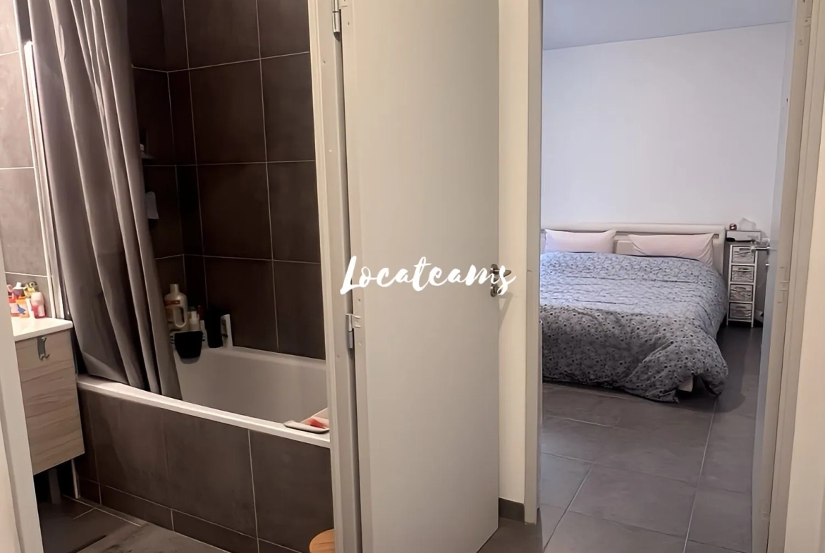 Appartement T3 lumineux de 67 m² avec terrasse et parking à Marseille 