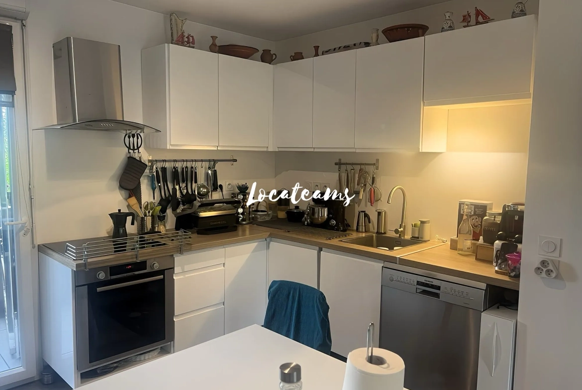 Appartement T3 lumineux de 67 m² avec terrasse et parking à Marseille 