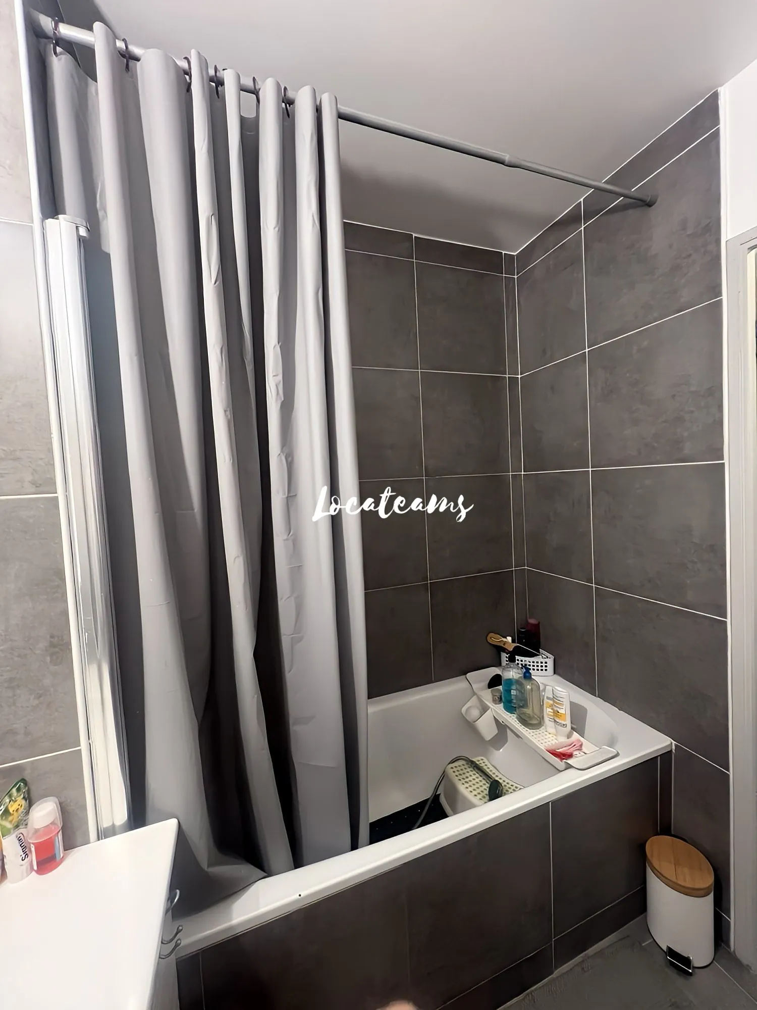 Appartement T3 lumineux de 67 m² avec terrasse et parking à Marseille 