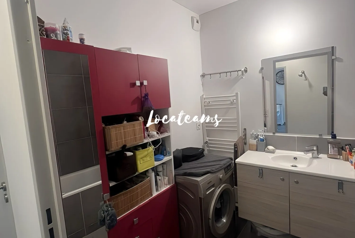 Appartement T3 lumineux de 67 m² avec terrasse et parking à Marseille 