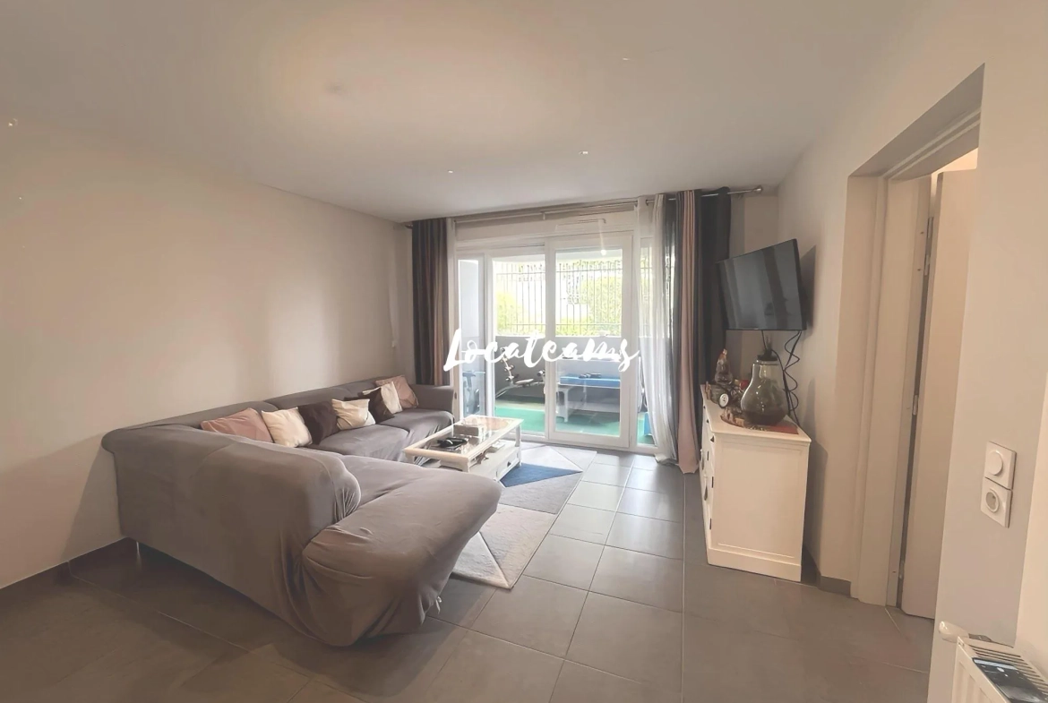 Appartement T3 lumineux de 67 m² avec terrasse et parking à Marseille 