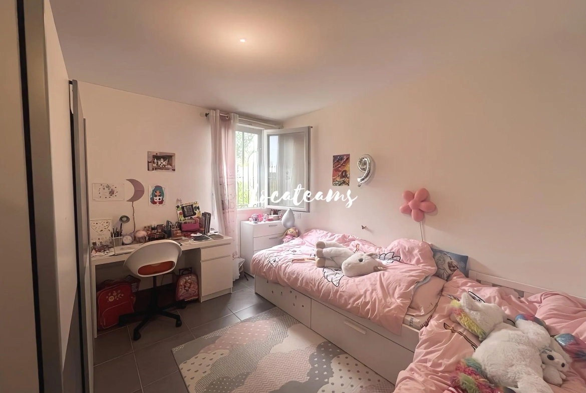 Appartement T3 lumineux de 67 m² avec terrasse et parking à Marseille 