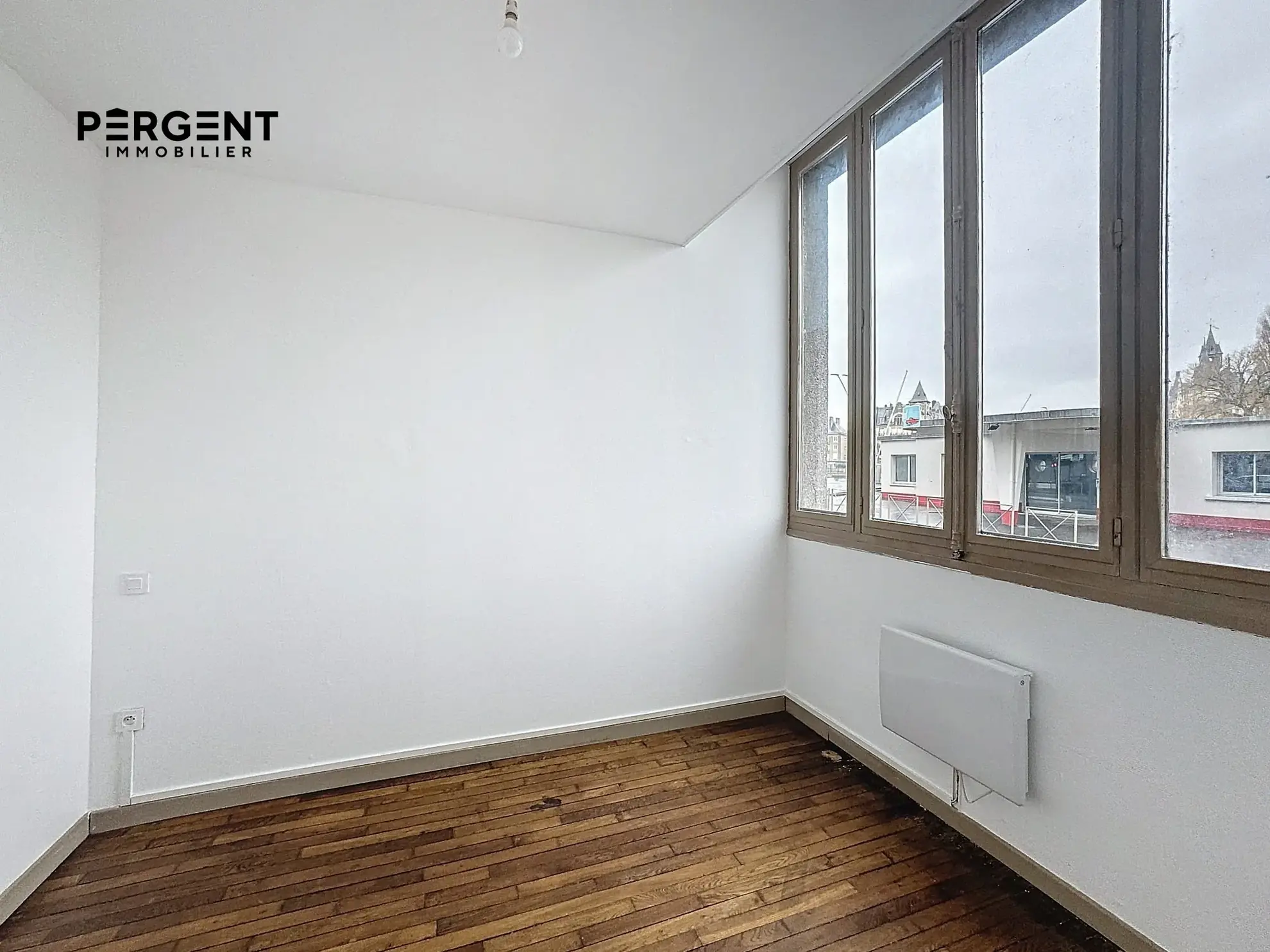 Appartement de 75 m² au rez-de-chaussée à Mézières - Lumineux et indépendant 