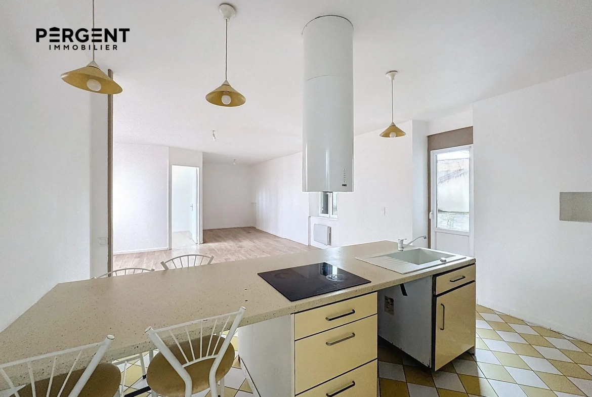 Appartement de 75 m² au rez-de-chaussée à Mézières - Lumineux et indépendant 