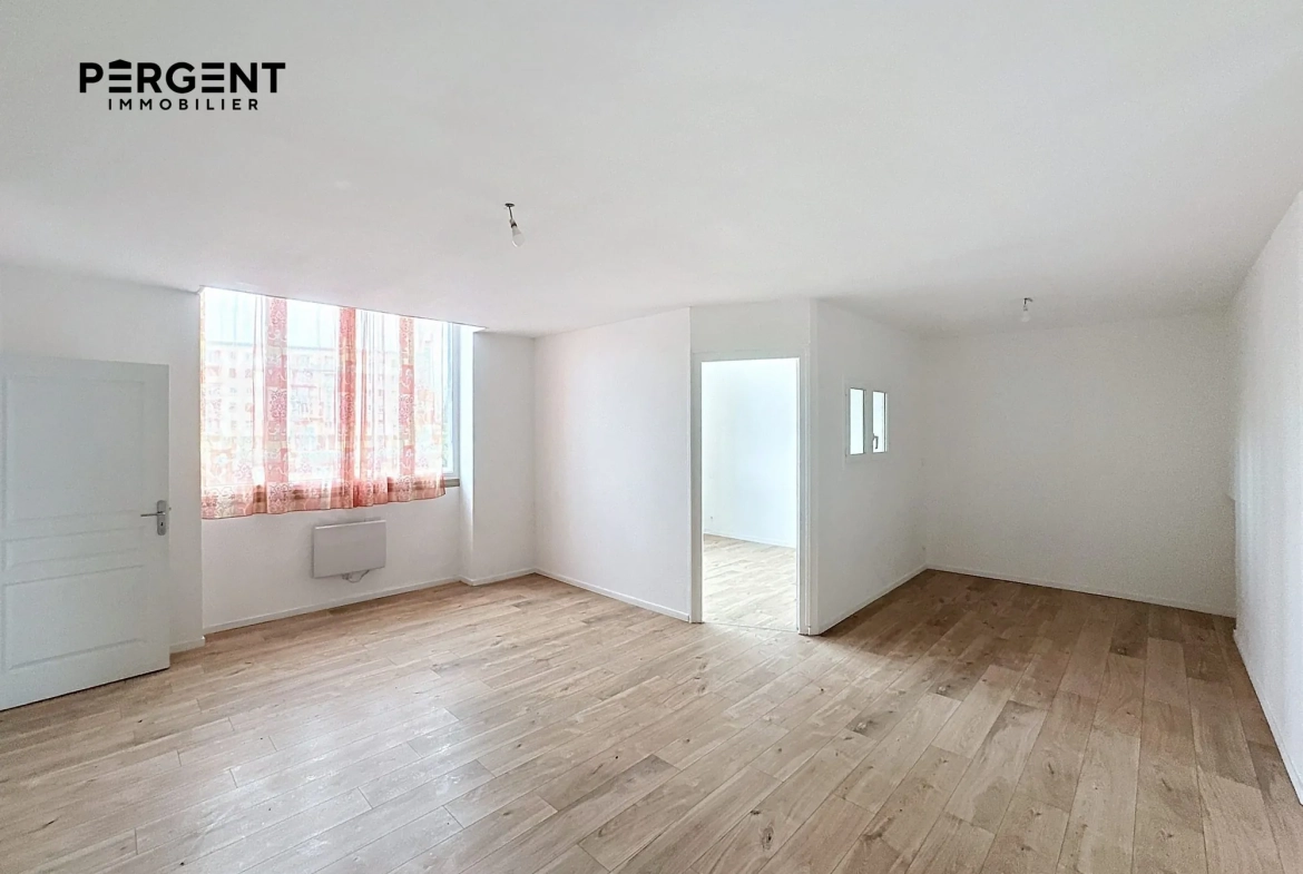 Appartement de 75 m² au rez-de-chaussée à Mézières - Lumineux et indépendant 