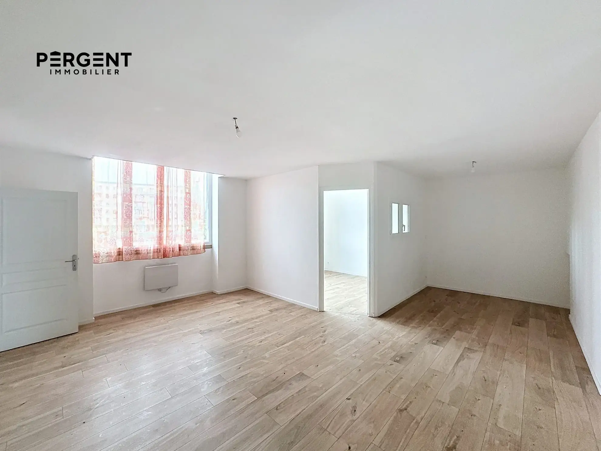 Appartement de 75 m² au rez-de-chaussée à Mézières - Lumineux et indépendant 