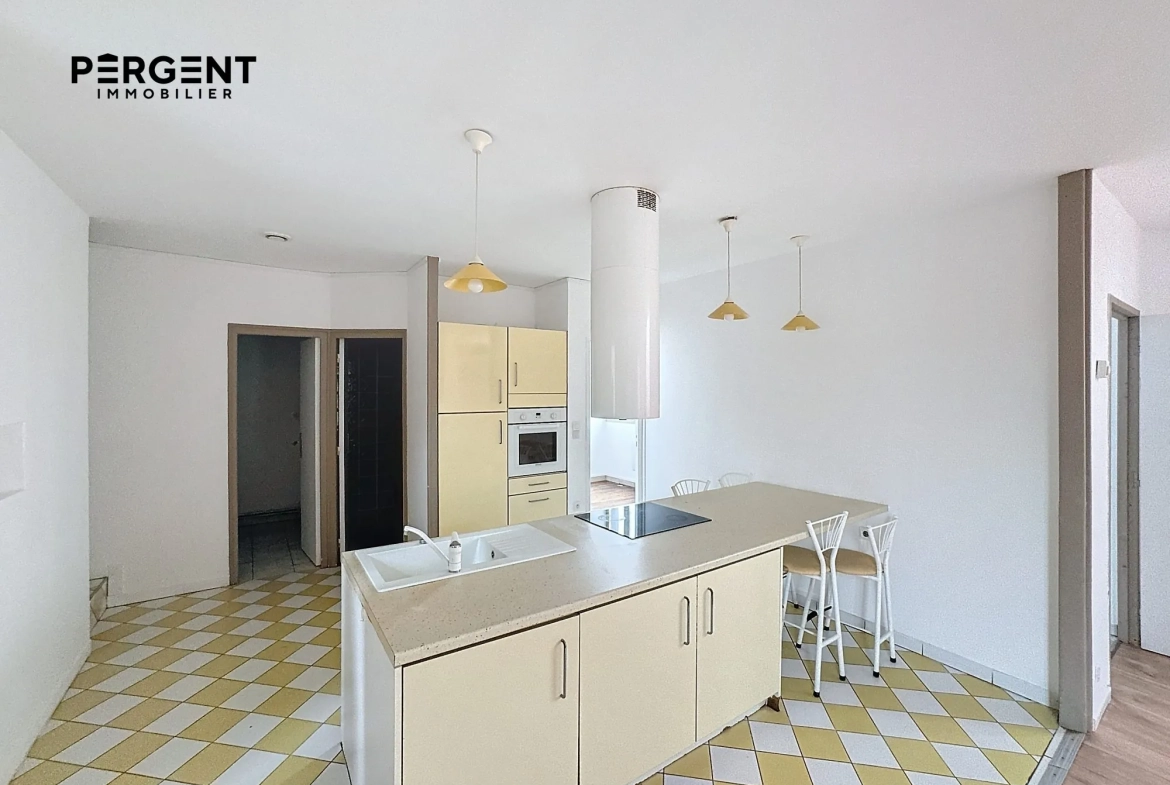 Appartement de 75 m² au rez-de-chaussée à Mézières - Lumineux et indépendant 