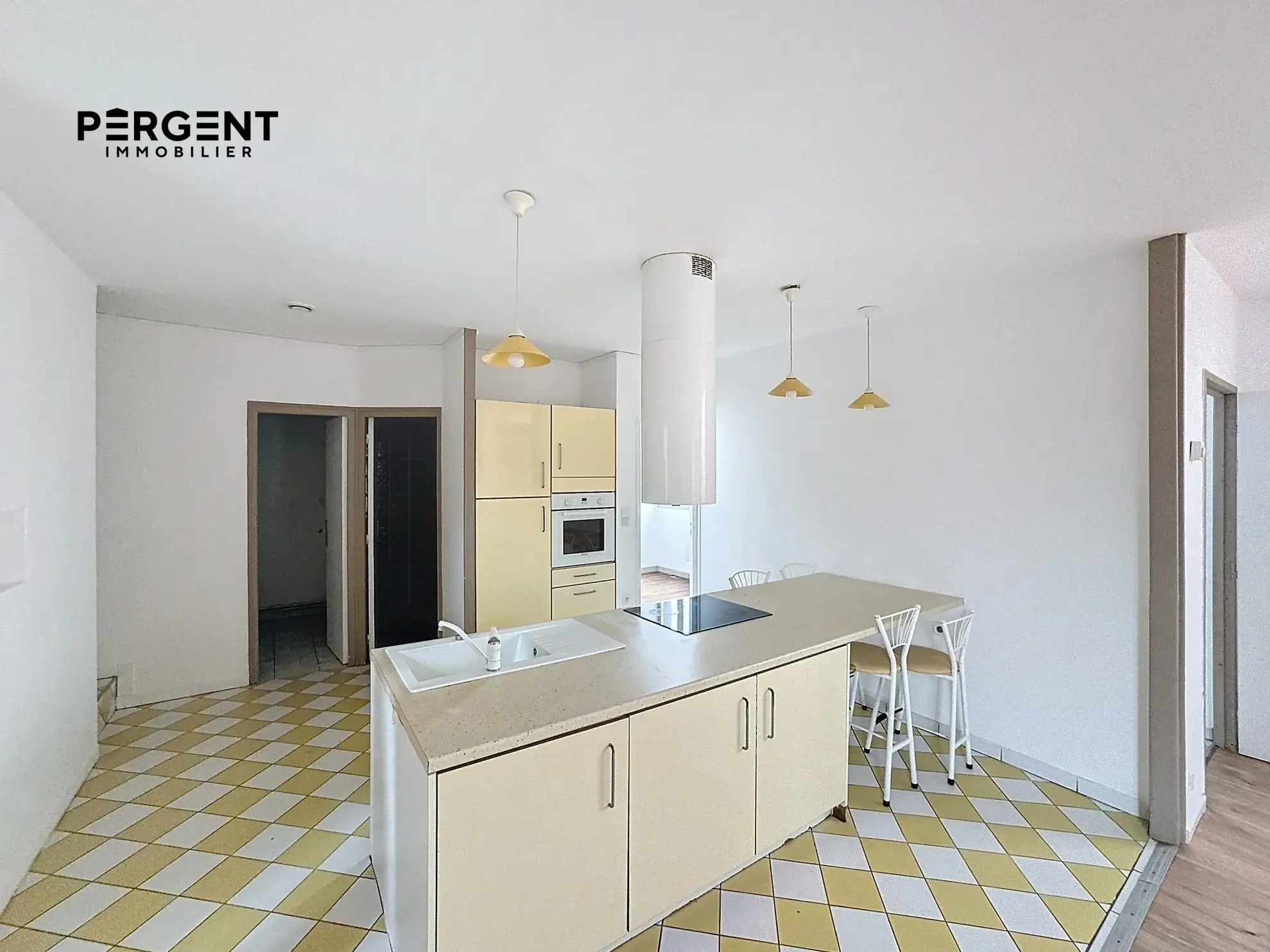 Appartement de 75 m² au rez-de-chaussée à Mézières - Lumineux et indépendant 