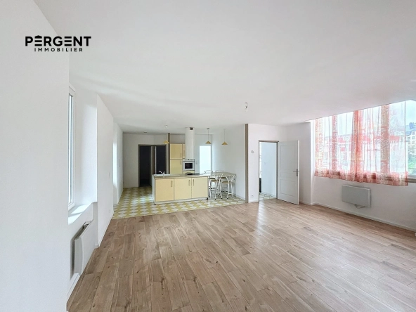 Appartement de 75 m² au rez-de-chaussée à Mézières - Lumineux et indépendant