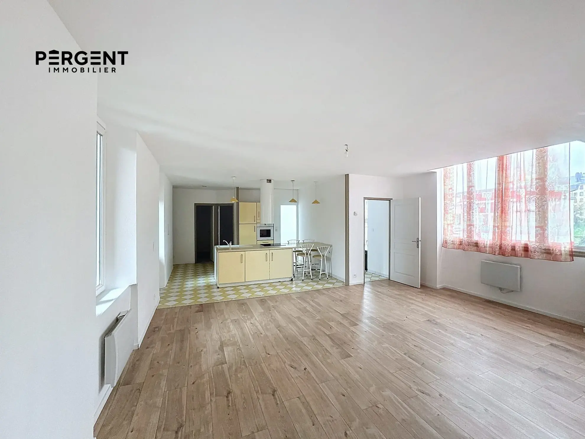 Appartement de 75 m² au rez-de-chaussée à Mézières - Lumineux et indépendant 
